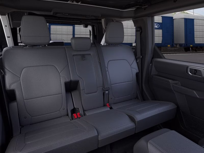 2026 Oxford White Ford Bronco Badlands 4X4 SUV