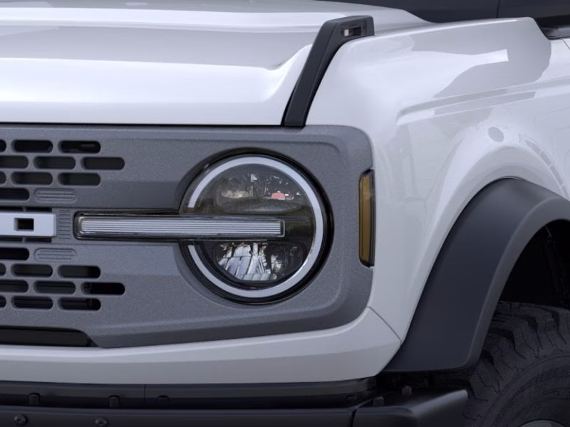 2026 Oxford White Ford Bronco Badlands 4X4 SUV