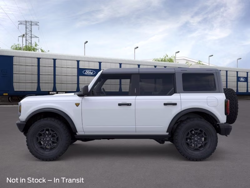 2026 Oxford White Ford Bronco Badlands 4X4 SUV