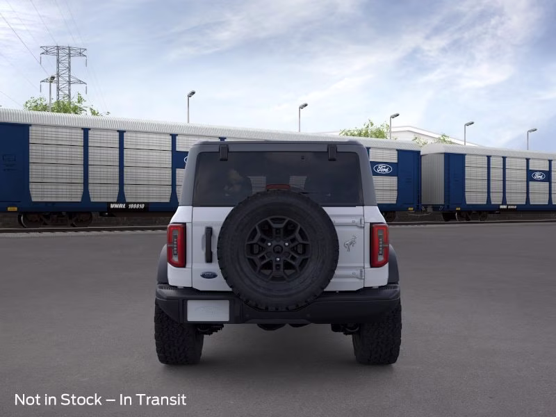 2026 Oxford White Ford Bronco Badlands 4X4 SUV