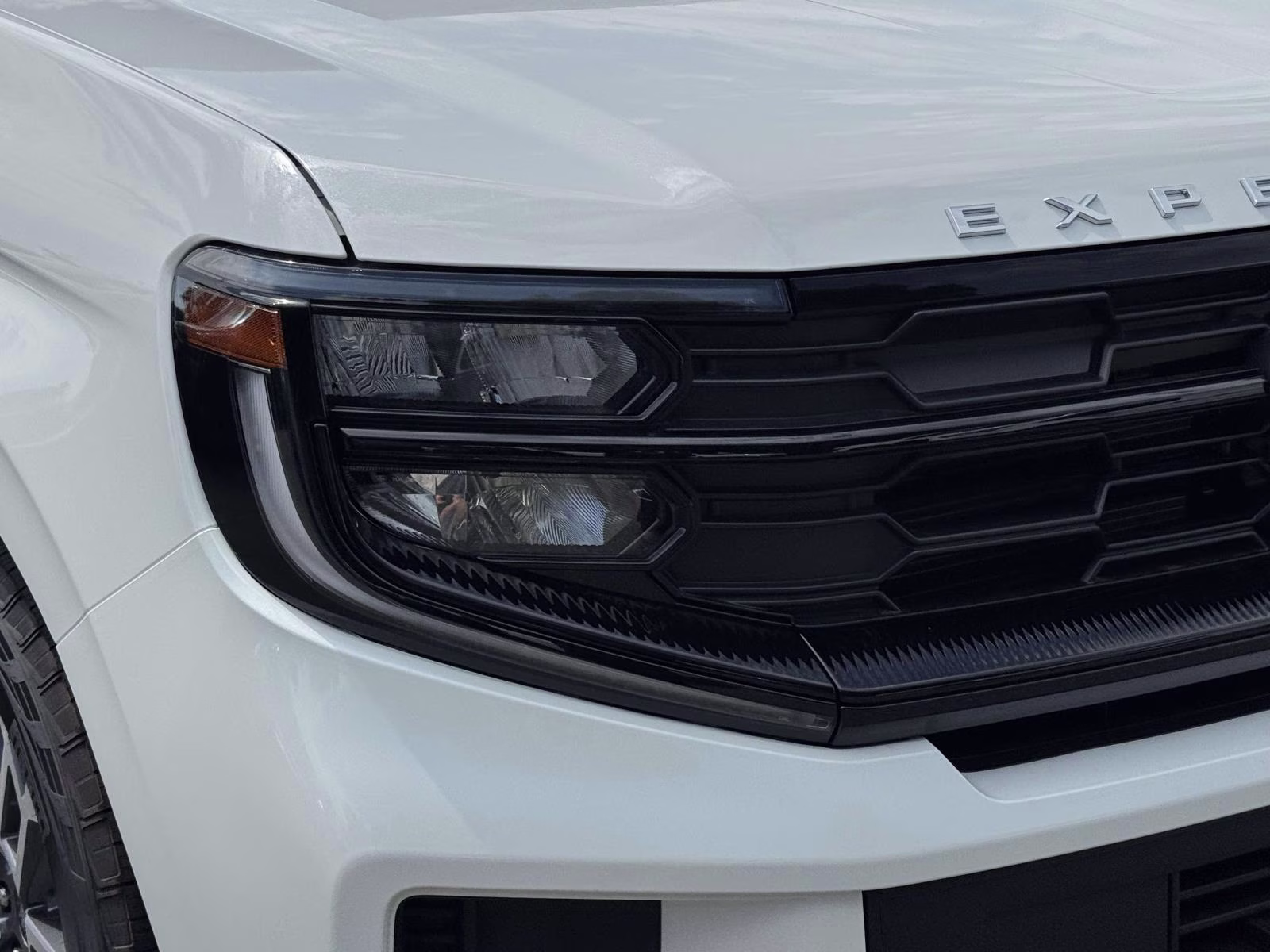 2026 Star White Metallic Tri-Coat Ford Expedition Active 4x4 4X4 SUV