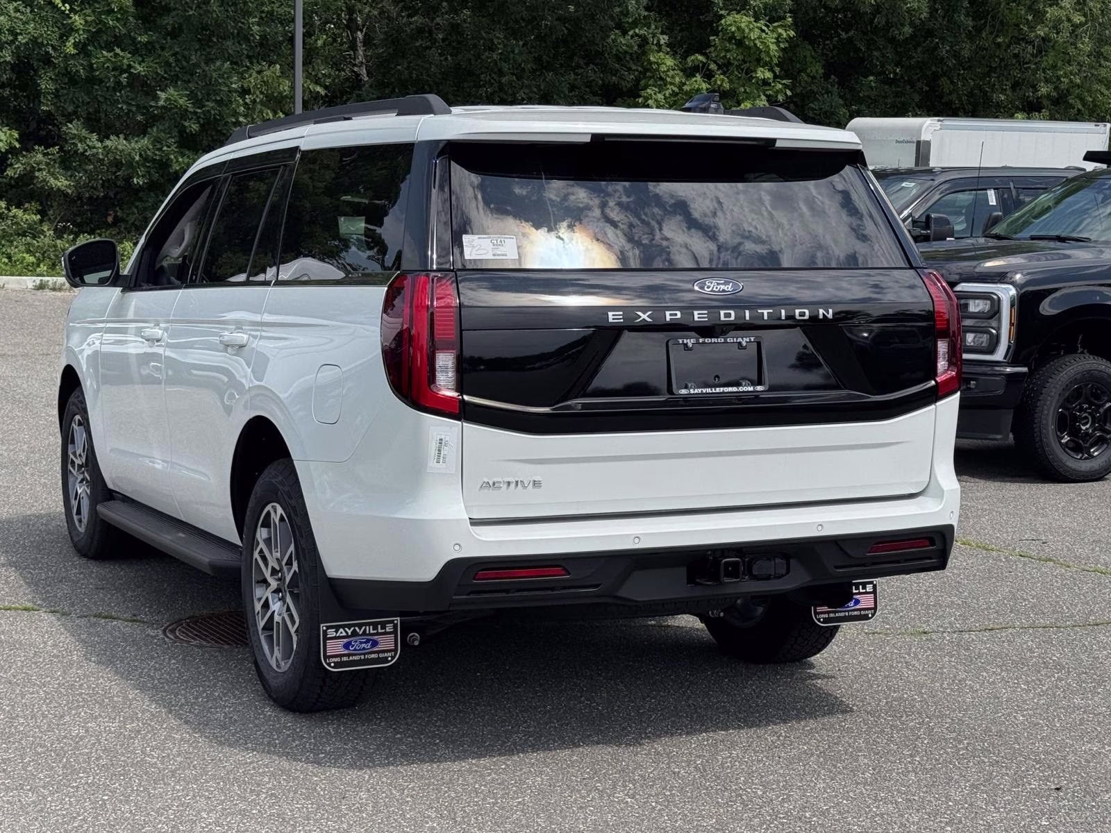 2026 Star White Metallic Tri-Coat Ford Expedition Active 4x4 4X4 SUV