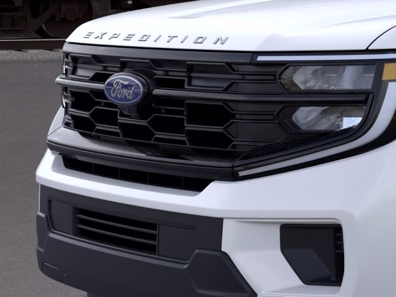 2026 Star White Metallic Tri-Coat Ford Expedition Active 4X4 SUV