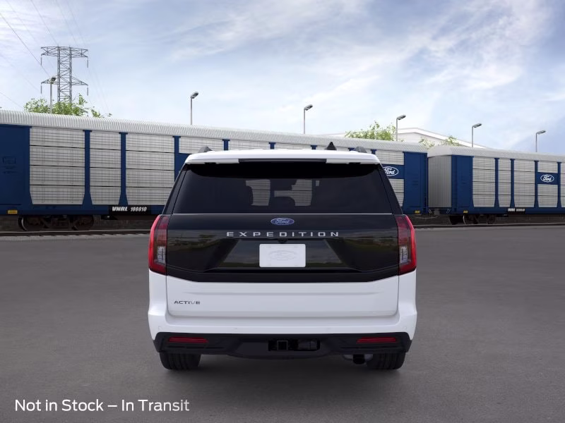 2026 Star White Metallic Tri-Coat Ford Expedition Active 4X4 SUV