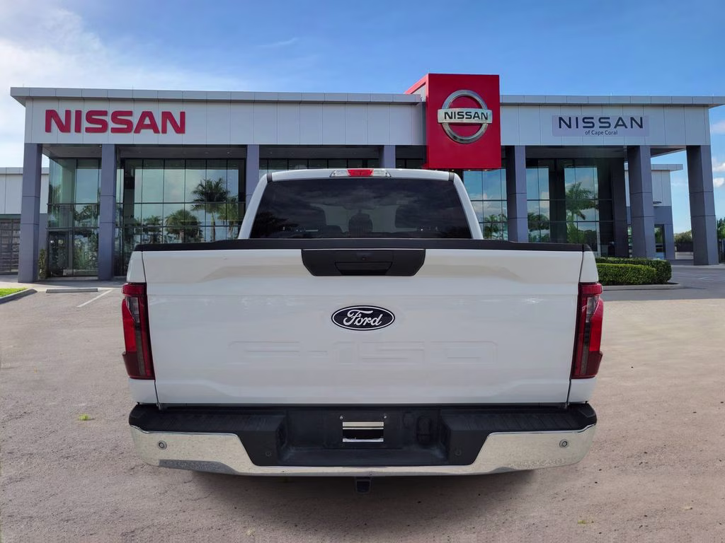 2025 Oxford White Ford F-150 XLT RWD Truck