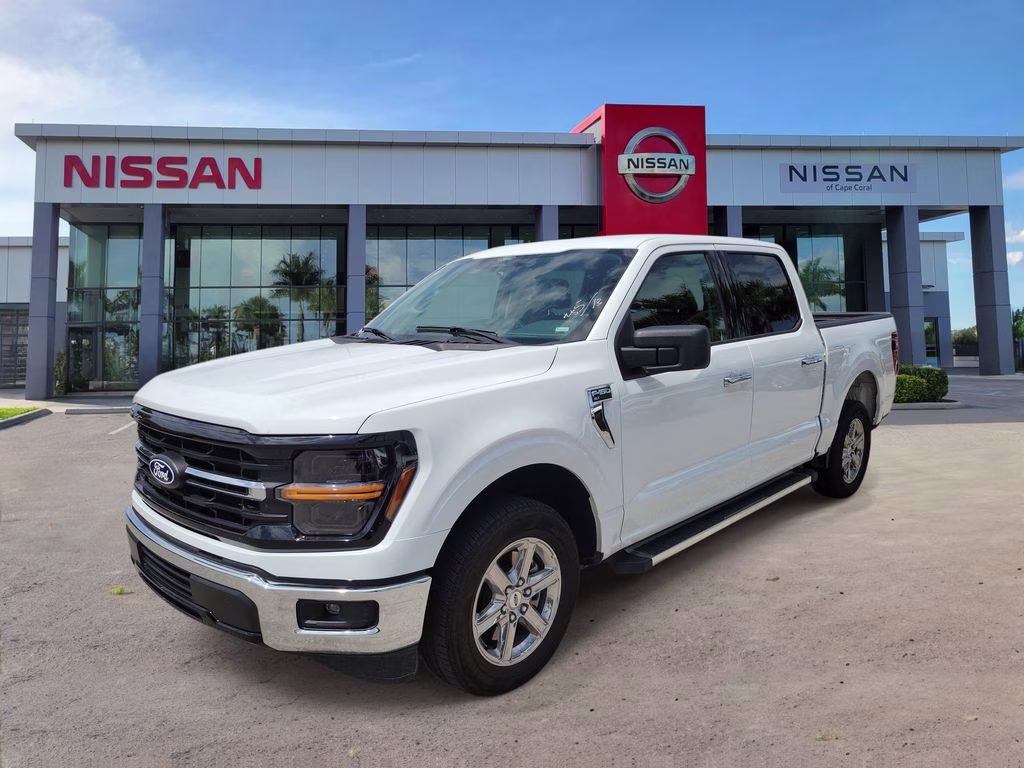 2025 Oxford White Ford F-150 XLT RWD Truck