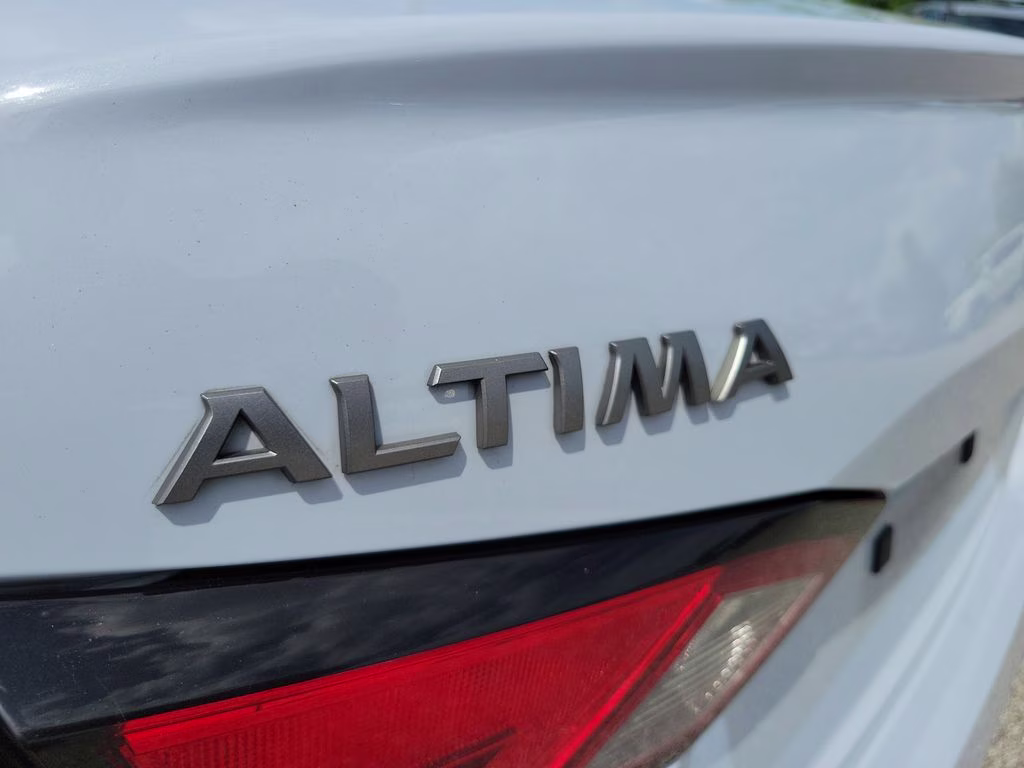 2024 Gray Sky Pearl Nissan Altima 2.5 SR FWD Sedan