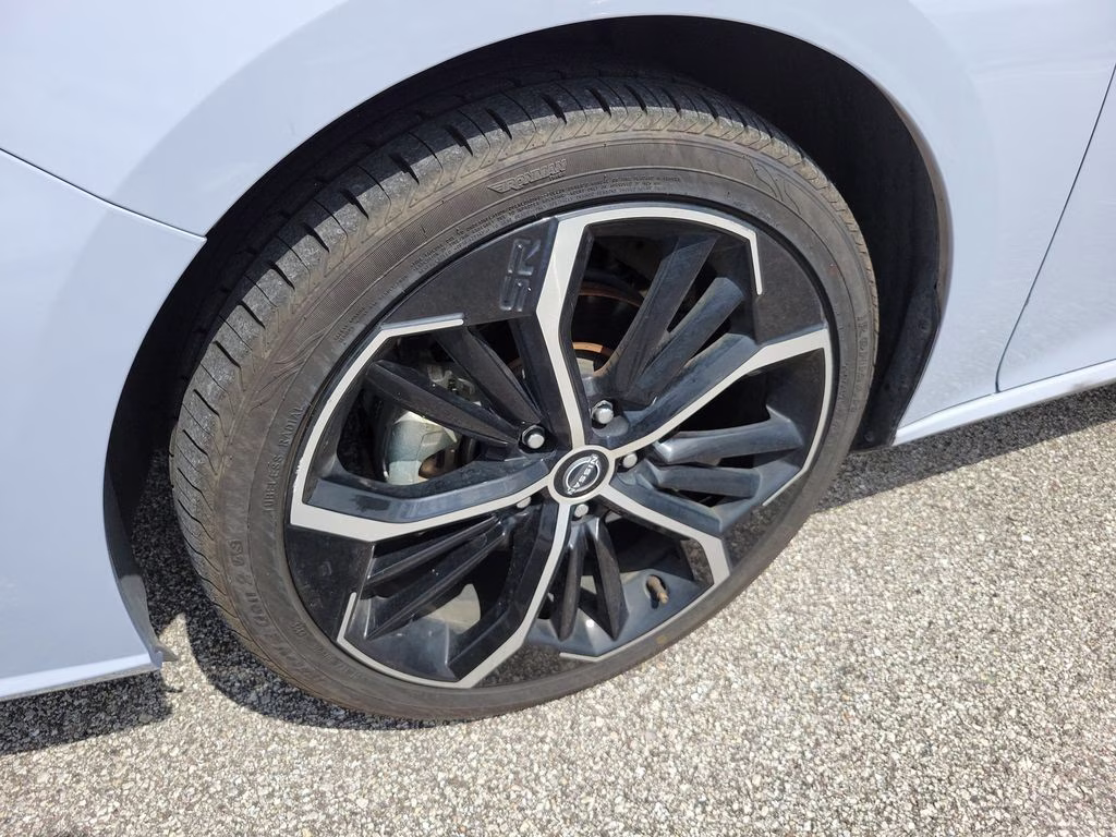 2024 Gray Sky Pearl Nissan Altima 2.5 SR FWD Sedan