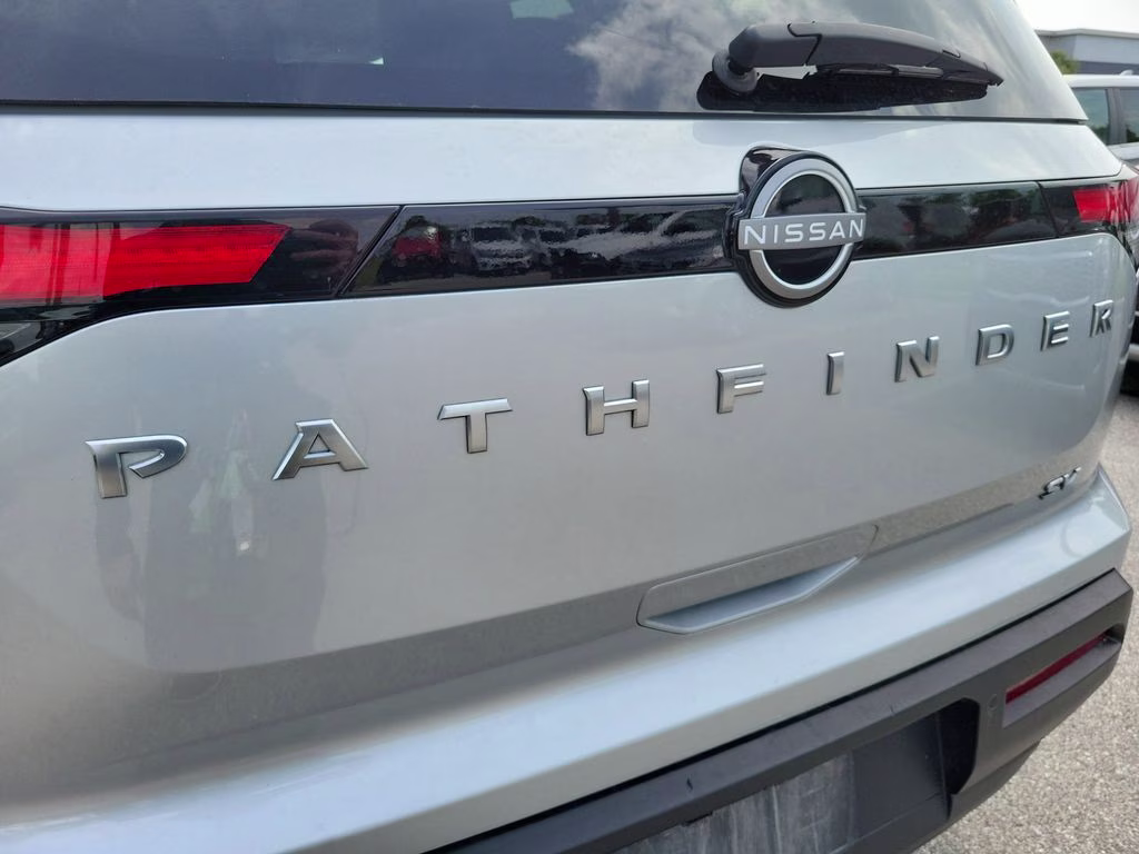 2024 Brilliant Silver Metallic Nissan Pathfinder SV FWD SUV