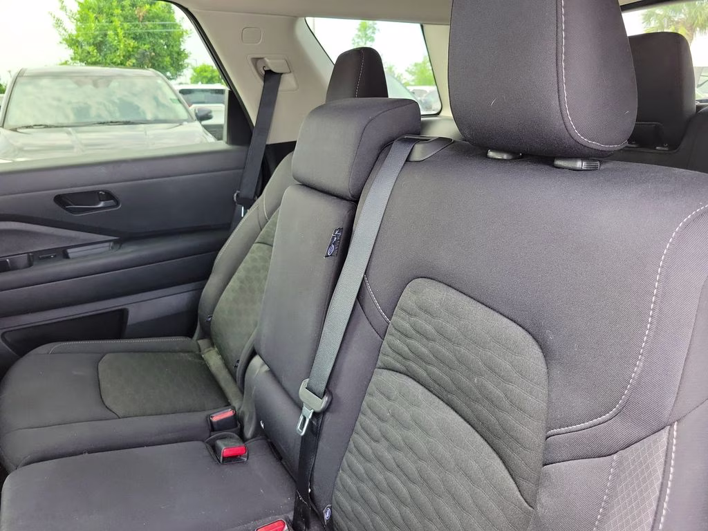2024 Brilliant Silver Metallic Nissan Pathfinder SV FWD SUV