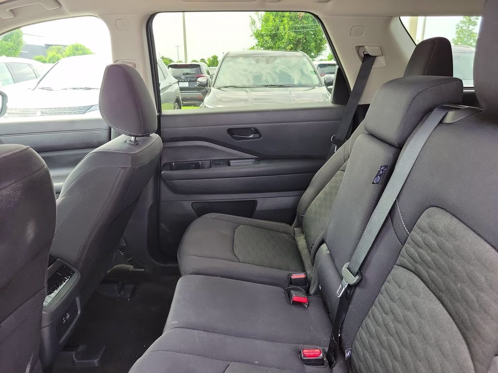 2024 Brilliant Silver Metallic Nissan Pathfinder SV FWD SUV