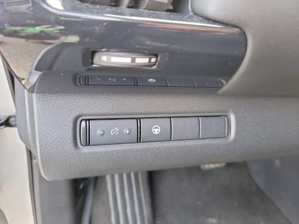 2024 Brilliant Silver Metallic Nissan Pathfinder SV FWD SUV
