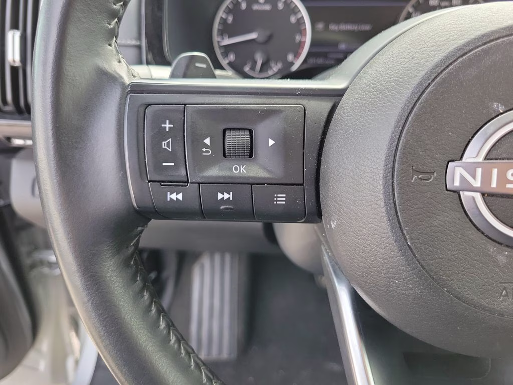 2024 Brilliant Silver Metallic Nissan Pathfinder SV FWD SUV