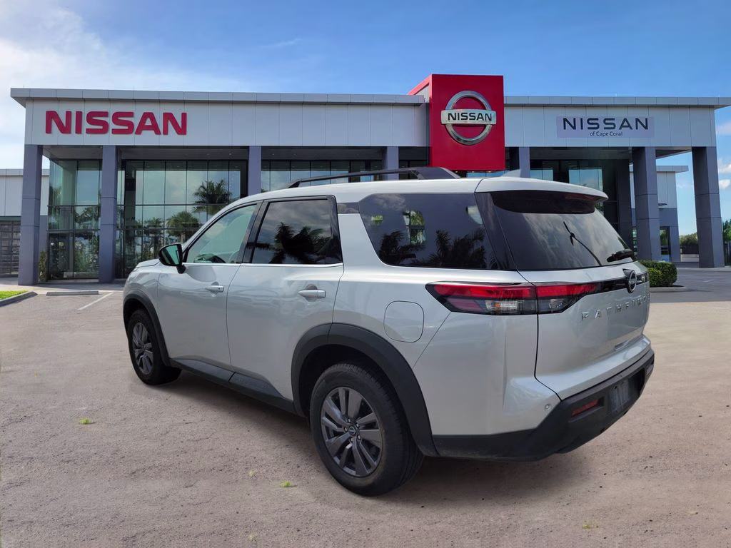 2024 Brilliant Silver Metallic Nissan Pathfinder SV FWD SUV