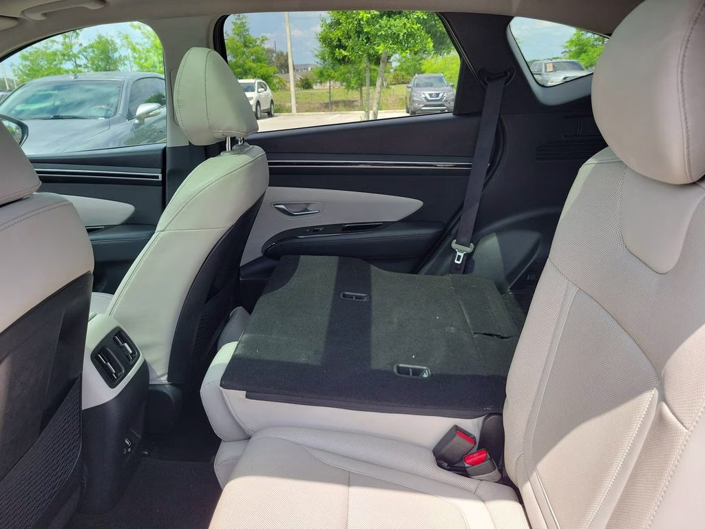 2024 Shimmering Silver Hyundai Tucson Limited FWD SUV