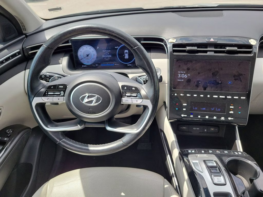 2024 Shimmering Silver Hyundai Tucson Limited FWD SUV
