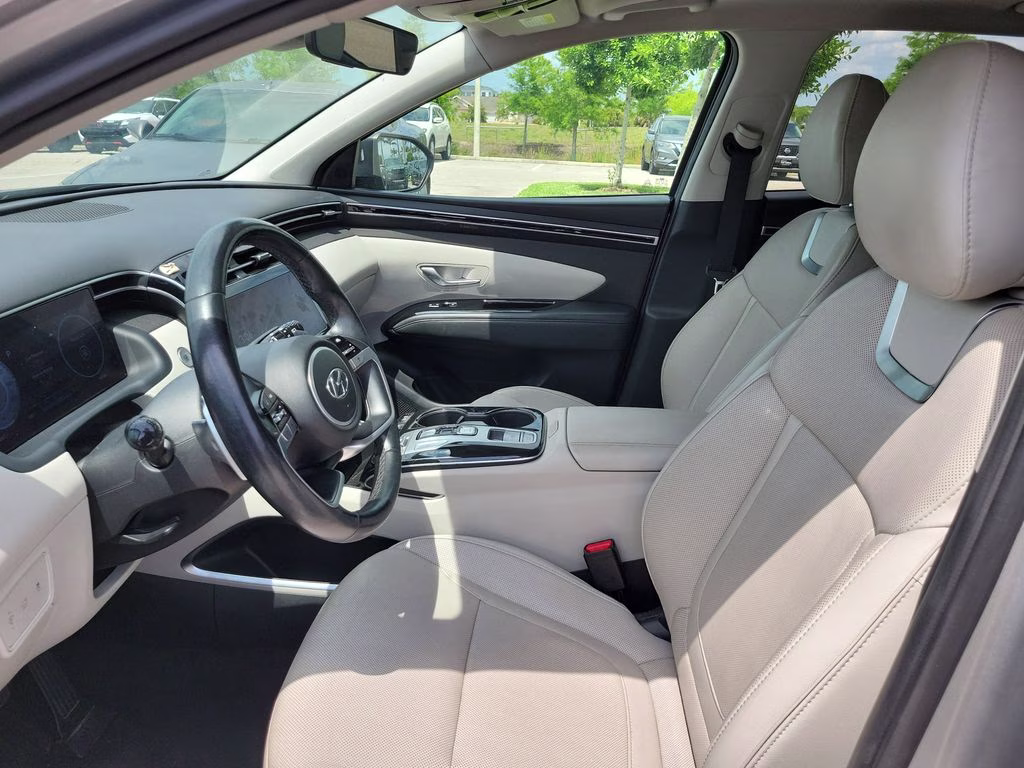 2024 Shimmering Silver Hyundai Tucson Limited FWD SUV