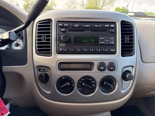 2003 Beige / Tan Ford Escape XLT 4X4 SUV
