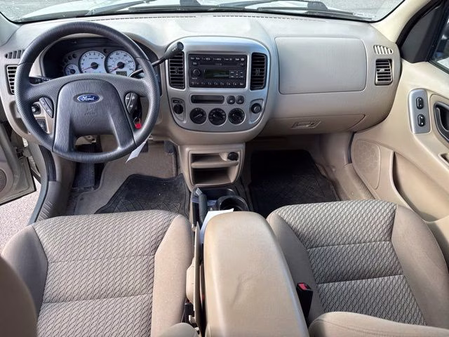 2003 Satin Silver Clearcoat Metallic Ford Escape XLT 4X4 SUV