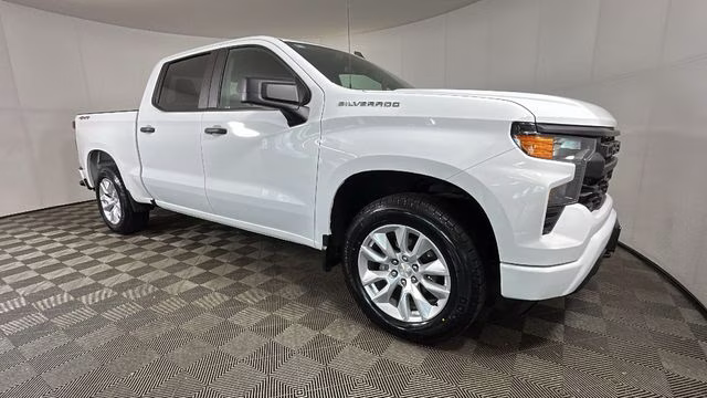 2022 White Chevrolet Silverado 1500 Custom 4X4 Truck