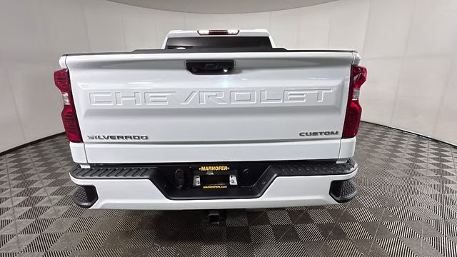 2022 White Chevrolet Silverado 1500 Custom 4X4 Truck