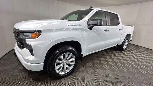 2022 White Chevrolet Silverado 1500 Custom 4X4 Truck