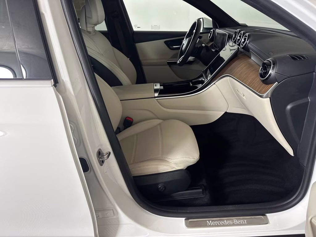 2024 Polar White Mercedes-Benz GLC GLC 300 RWD SUV