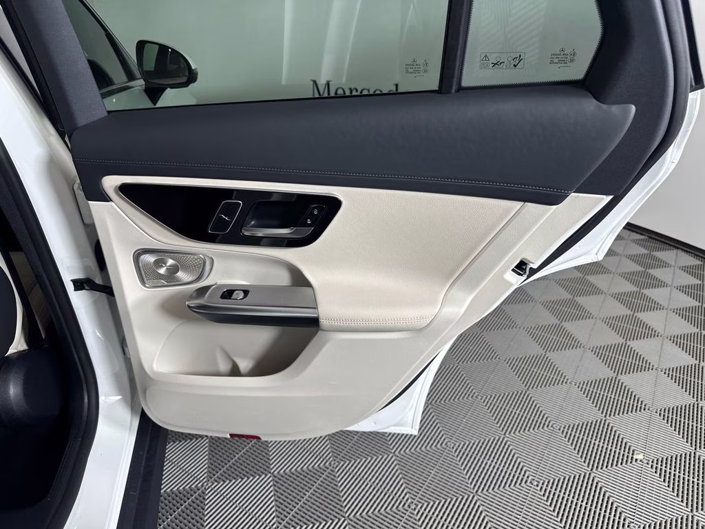 2024 Polar White Mercedes-Benz GLC GLC 300 RWD SUV