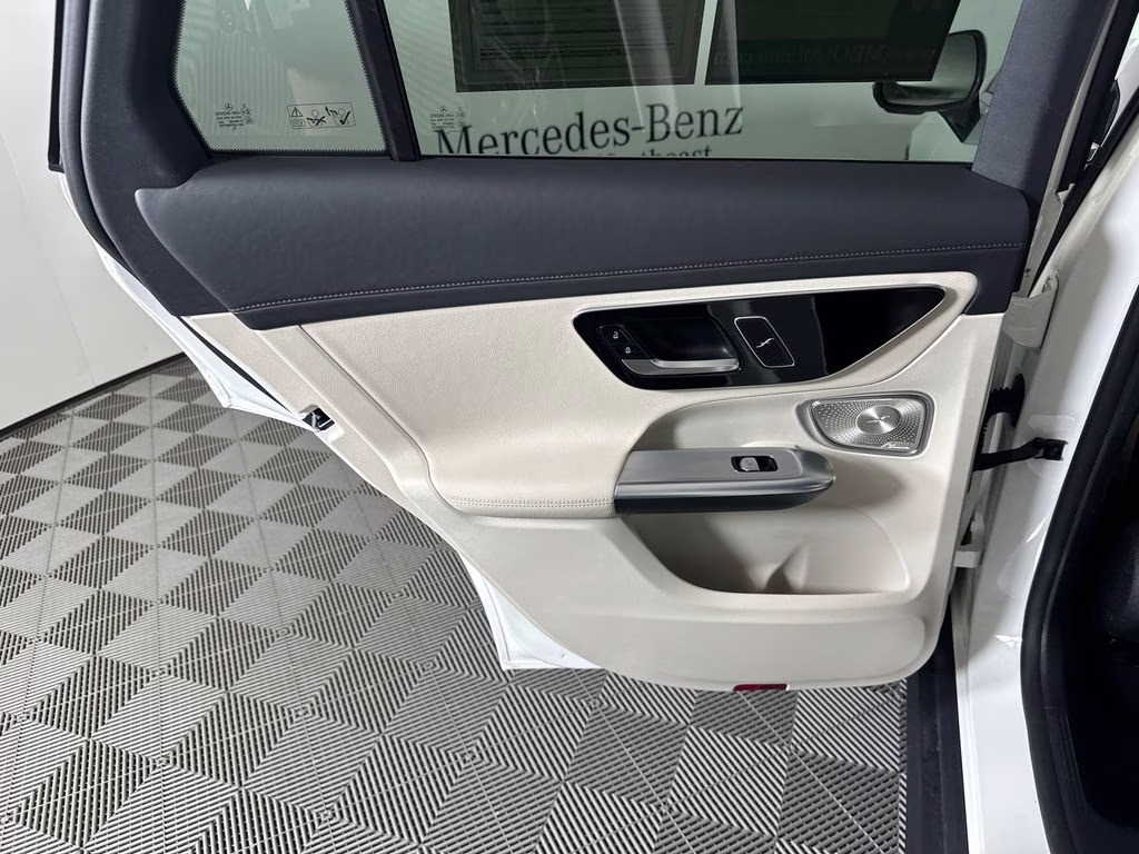 2024 Polar White Mercedes-Benz GLC GLC 300 RWD SUV