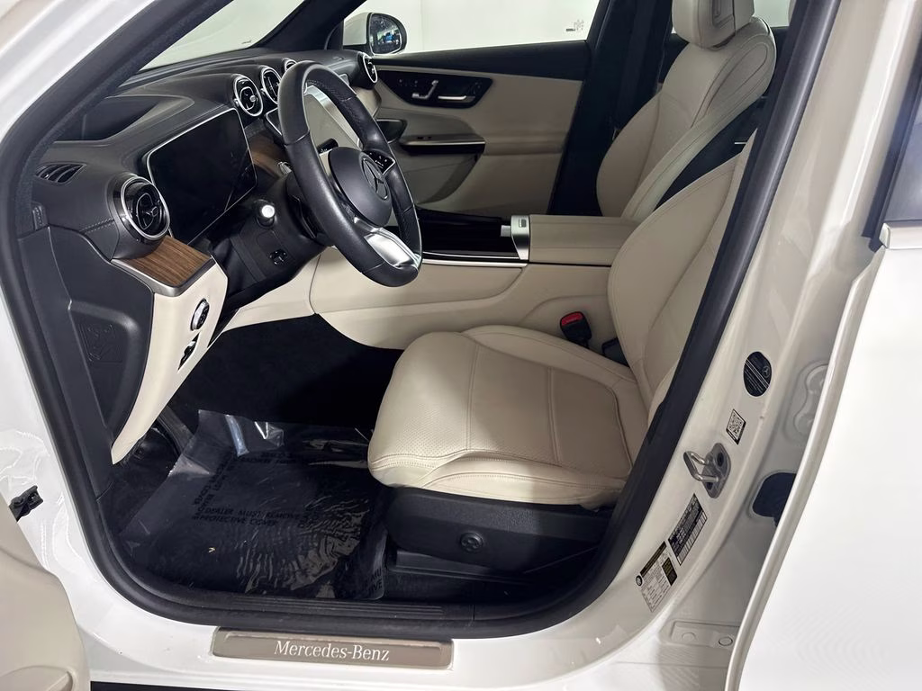2024 Polar White Mercedes-Benz GLC GLC 300 RWD SUV