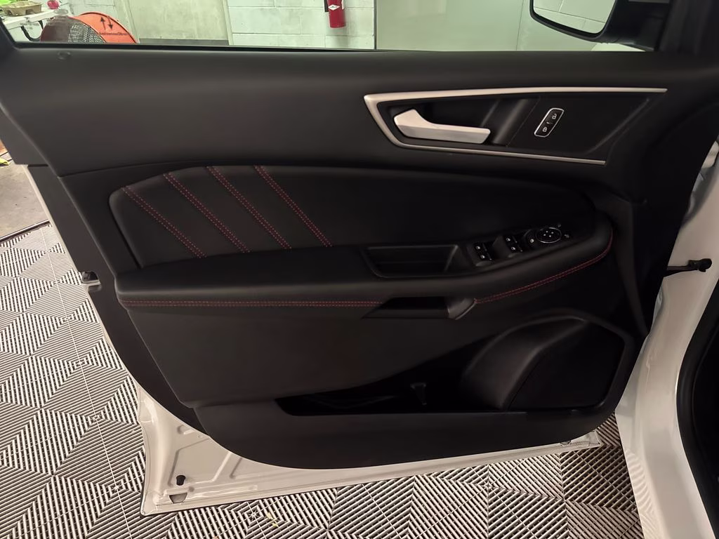 2020 Star White Metallic Tri-Coat Ford Edge SEL AWD SUV