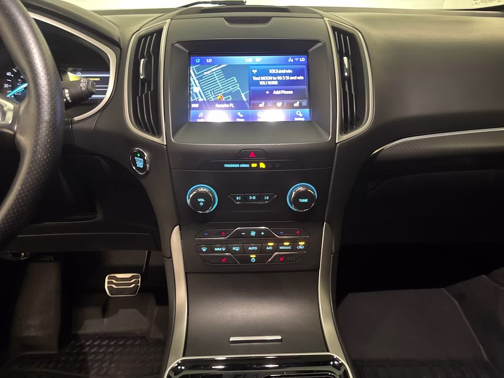2020 Star White Metallic Tri-Coat Ford Edge SEL AWD SUV