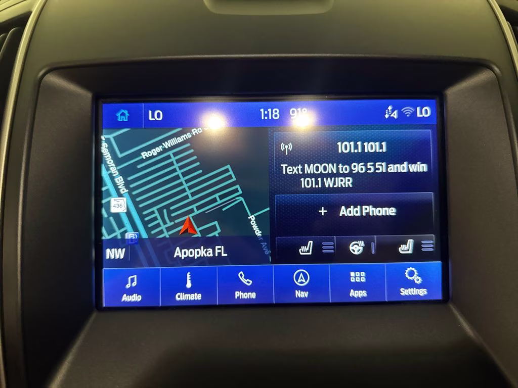 2020 Star White Metallic Tri-Coat Ford Edge SEL AWD SUV