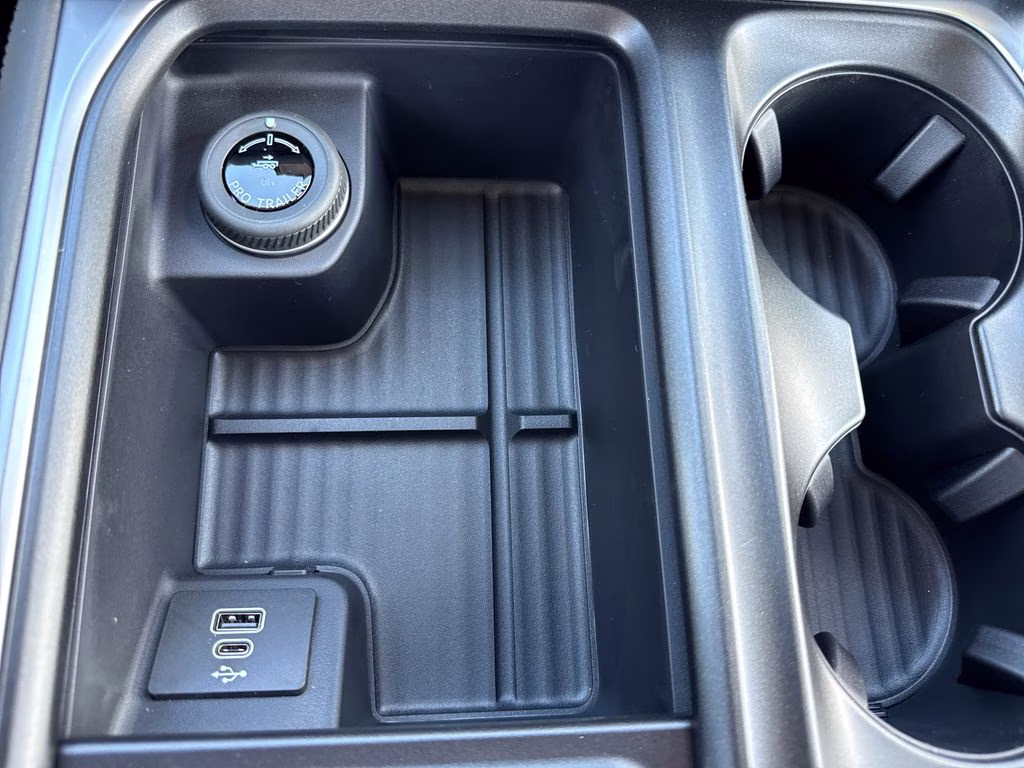 2026 Space Silver Metallic Ford Expedition Max Active RWD SUV