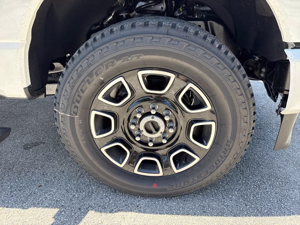 2026 White Metallic Ford Super Duty F-250 SRW Platinum 4X4 Truck