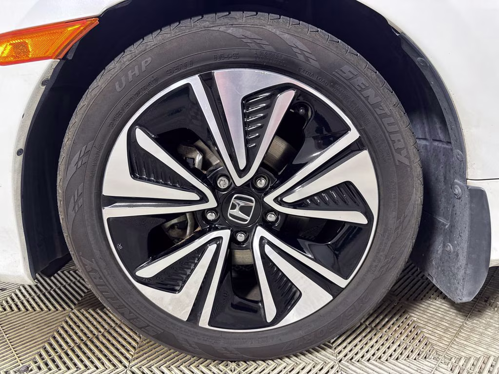 2018 White Orchid Pearl Honda Civic EX-L FWD Sedan
