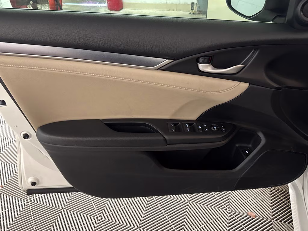 2018 White Orchid Pearl Honda Civic EX-L FWD Sedan