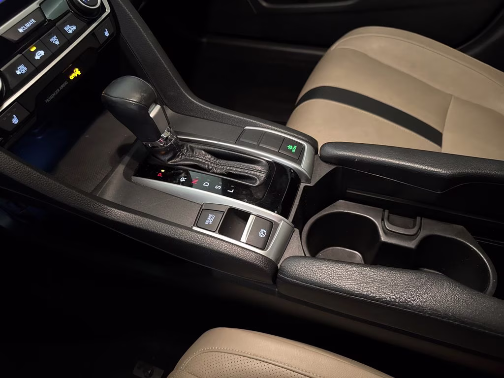 2018 White Orchid Pearl Honda Civic EX-L FWD Sedan