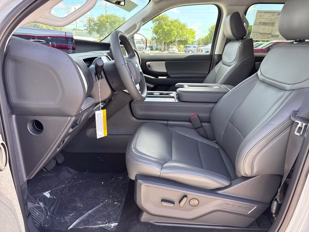2026 Space Silver Metallic Ford Expedition Max Active RWD SUV