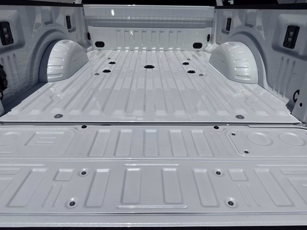 2026 Star White Metallic Tri-Coat Ford Super Duty F-250 SRW Platinum 4X4 Truck