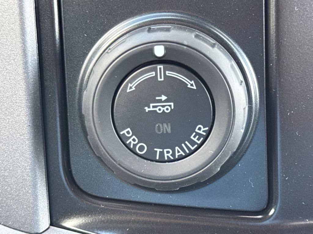 2026 Avalanche Ford F-150 XLT 4X4 Truck