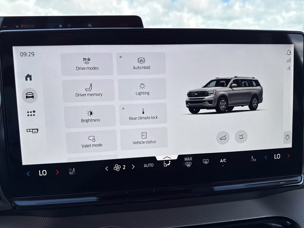 2026 Space Silver Metallic Ford Expedition Max Active RWD SUV