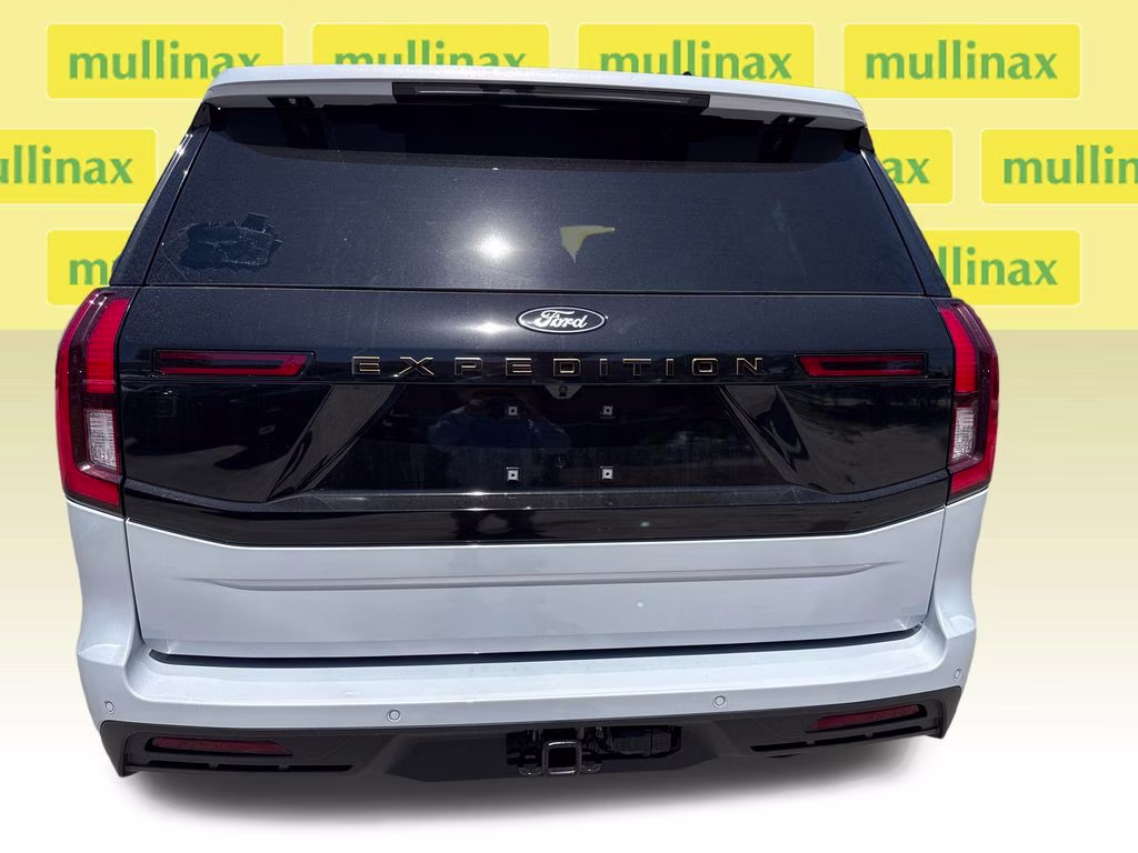 2026 Space Silver Metallic Ford Expedition Tremor 4X4 SUV