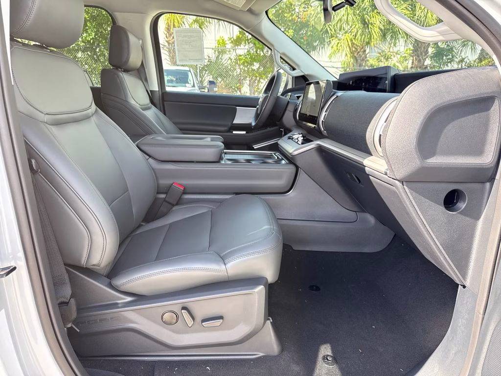 2026 Space Silver Metallic Ford Expedition Max Active RWD SUV