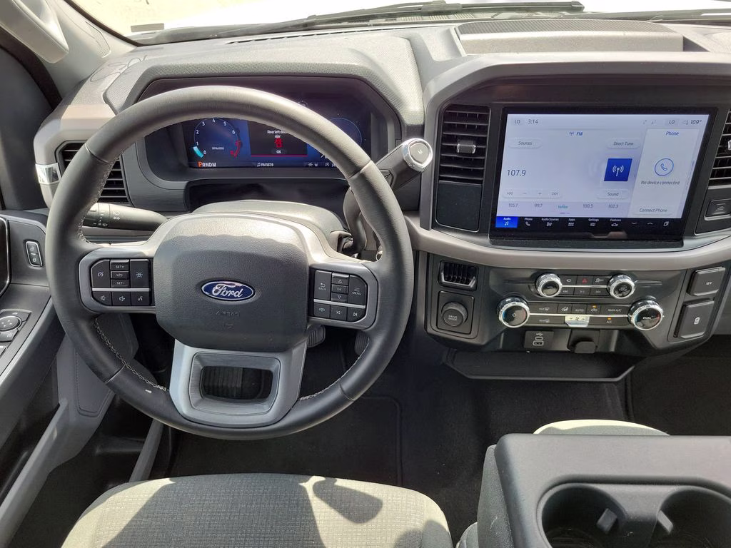 2025 Oxford White Ford F-150 XLT RWD Truck