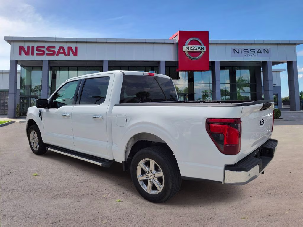 2025 Oxford White Ford F-150 XLT RWD Truck