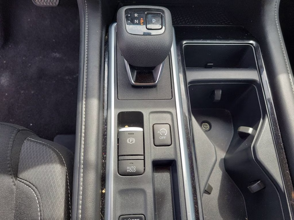 2024 Brilliant Silver Metallic Nissan Pathfinder SV FWD SUV