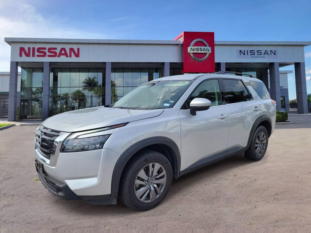 2024 Brilliant Silver Metallic Nissan Pathfinder SV FWD SUV