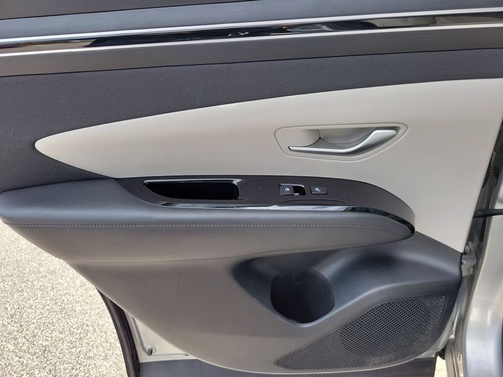 2024 Shimmering Silver Hyundai Tucson Limited FWD SUV