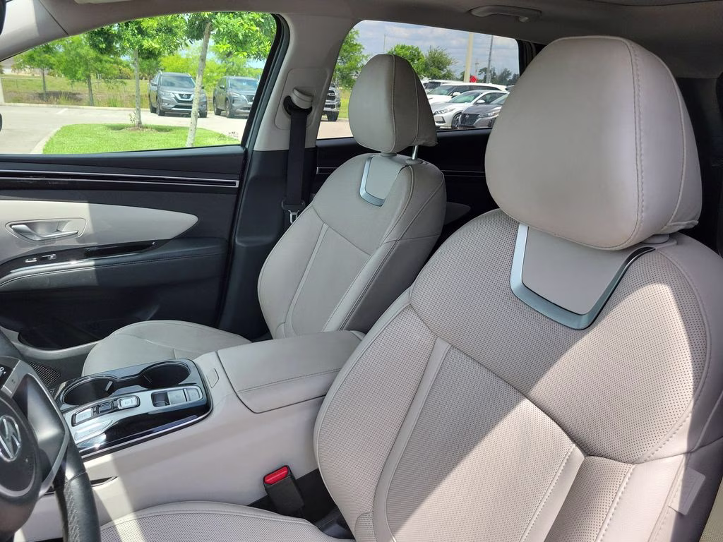 2024 Shimmering Silver Hyundai Tucson Limited FWD SUV